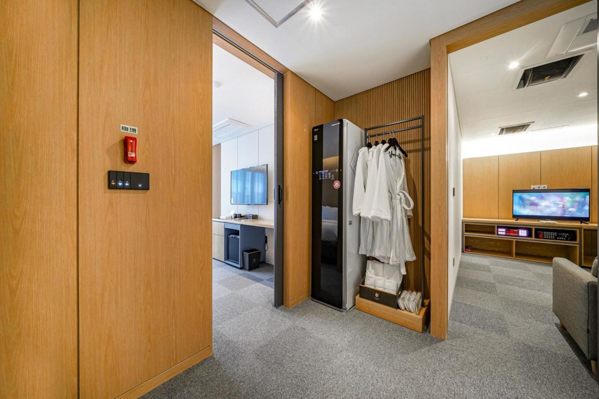 Haeundae The Van Hotel Busan Exteriör bild